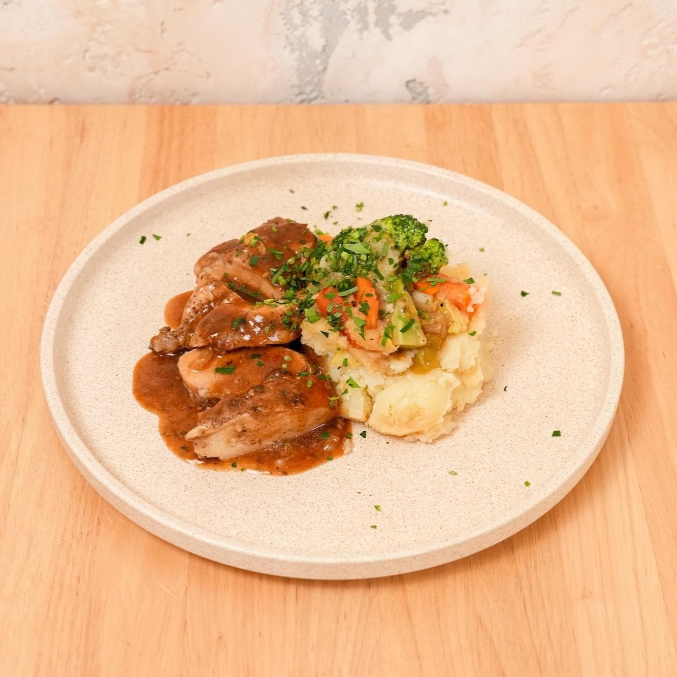 Braised Strogonoff, Mash, Steamed Vegetables