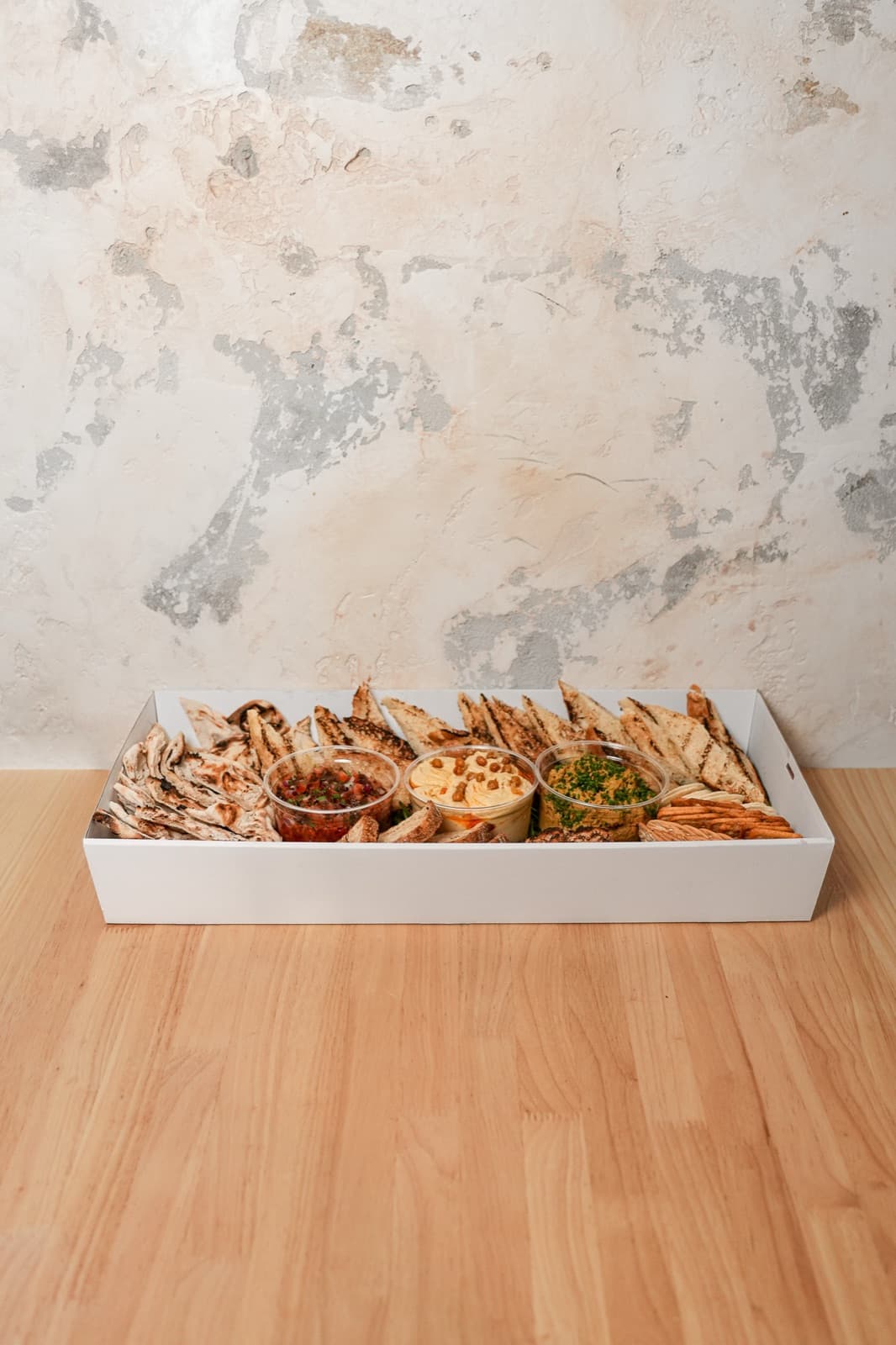 Mixed Bread, Crackers & Dips